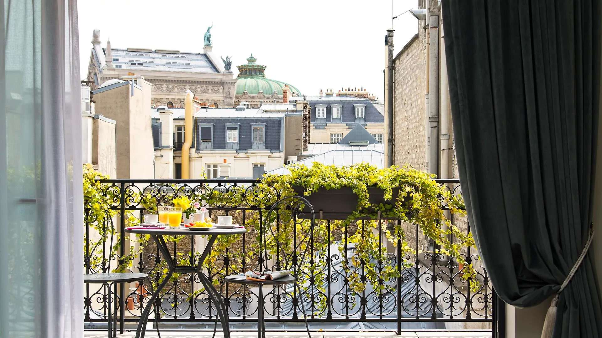 Hotel Saint-petersbourg Opera & 4*