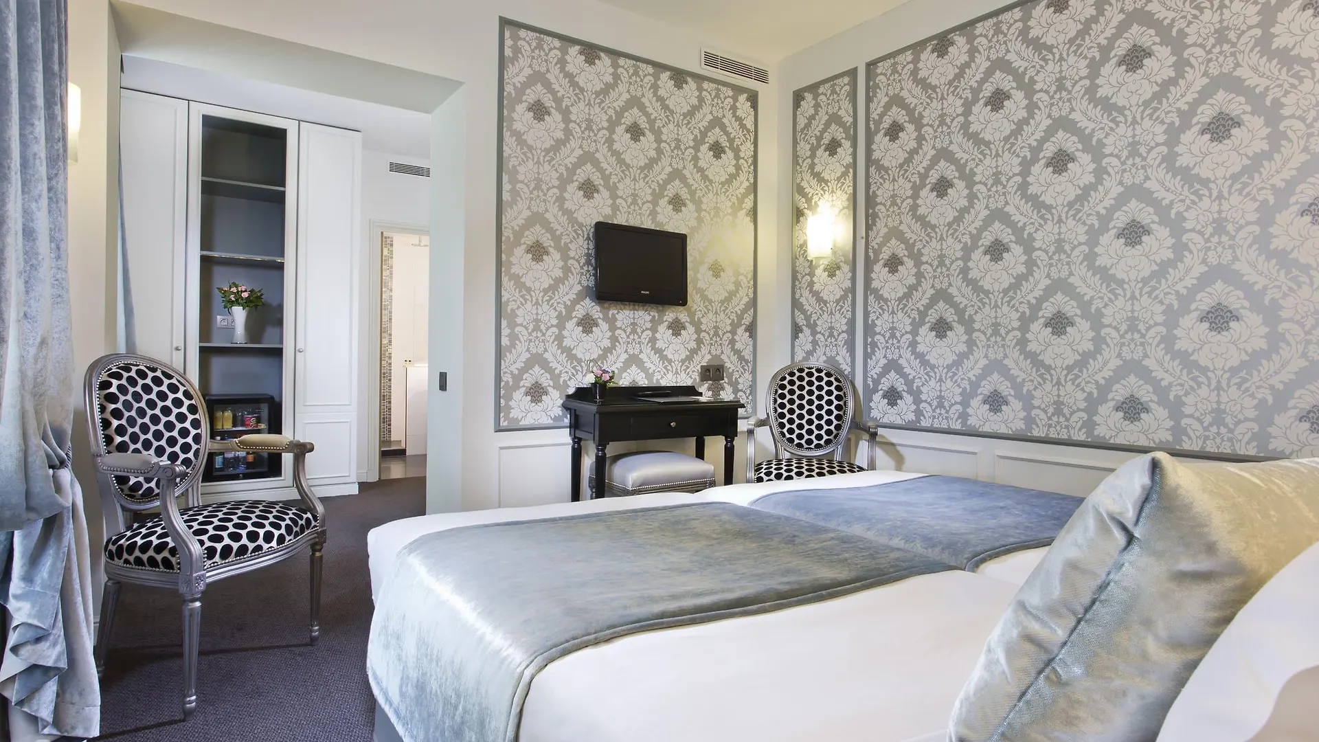 Saint-petersbourg Opera & Hotel Paris