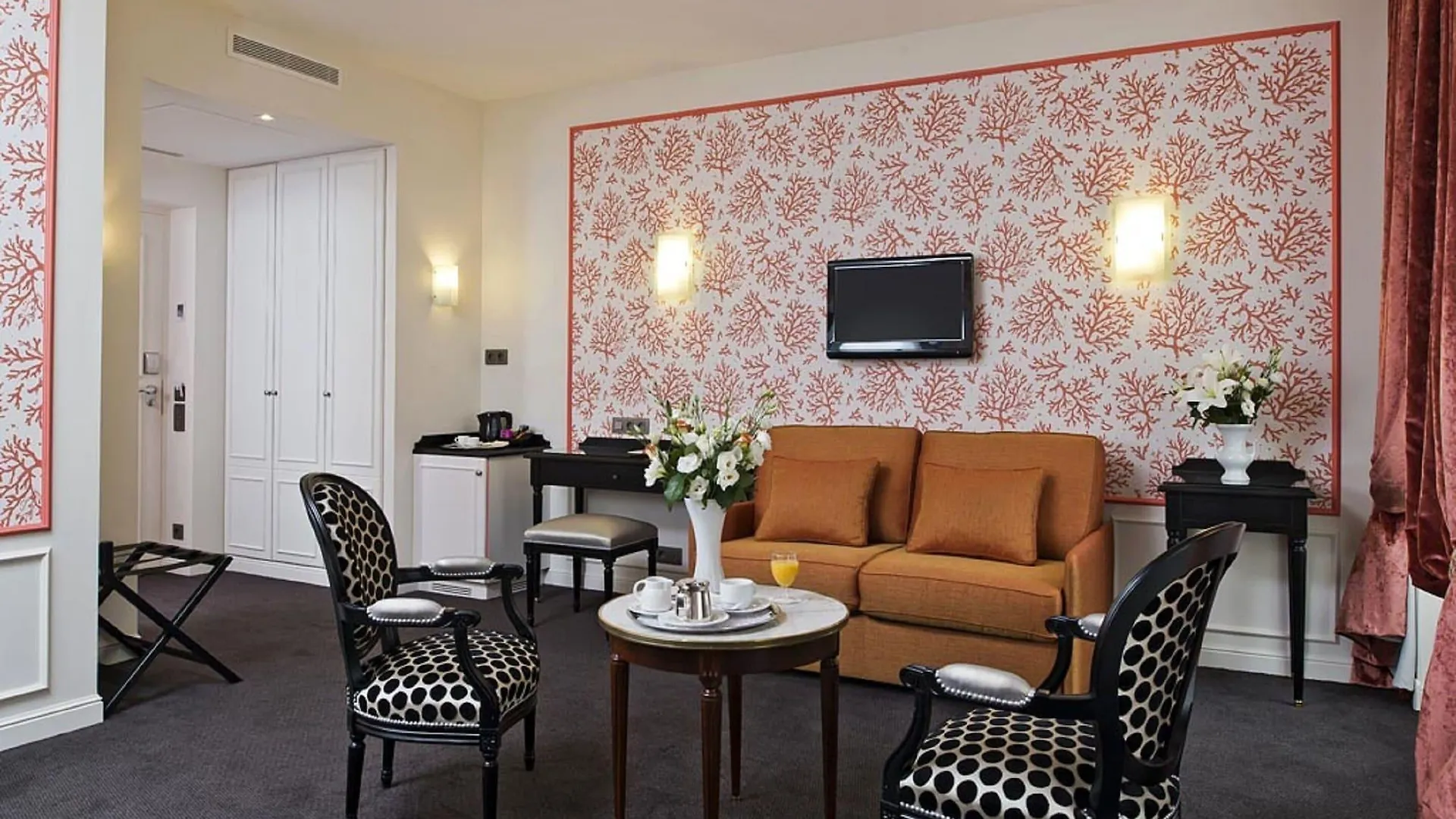 Hotel Saint-petersbourg Opera & 4*