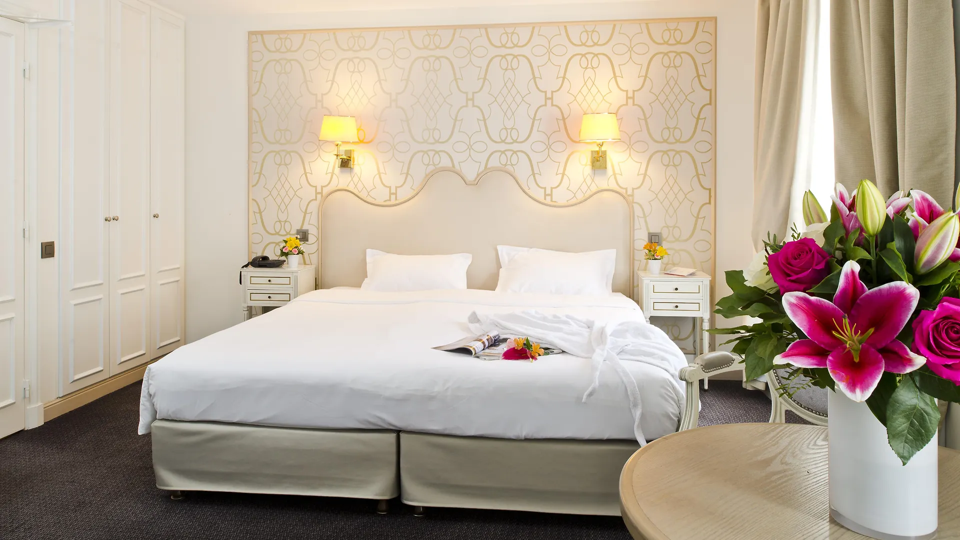 Saint-petersbourg Opera & Hotel Paris